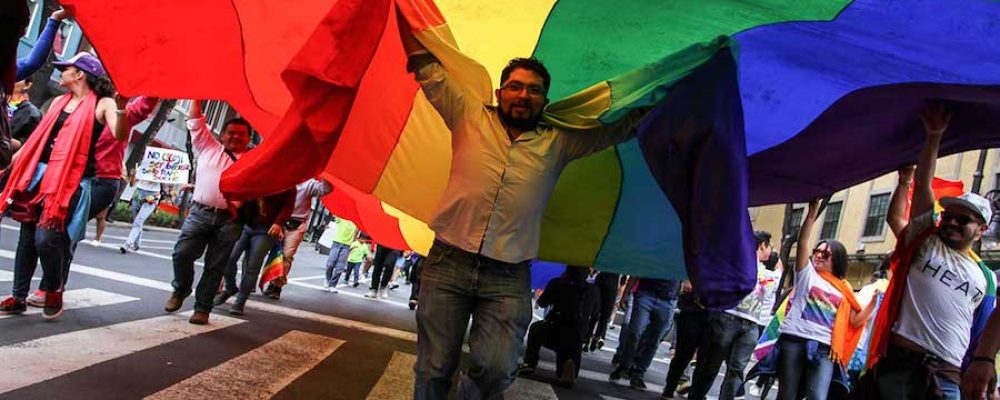 Senado va contra terapias para ‘curar’ homosexualidad