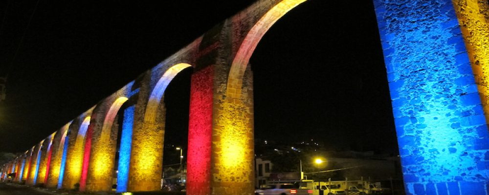 Se iluminará el Acueducto de Querétaro con la Bandera LGBT